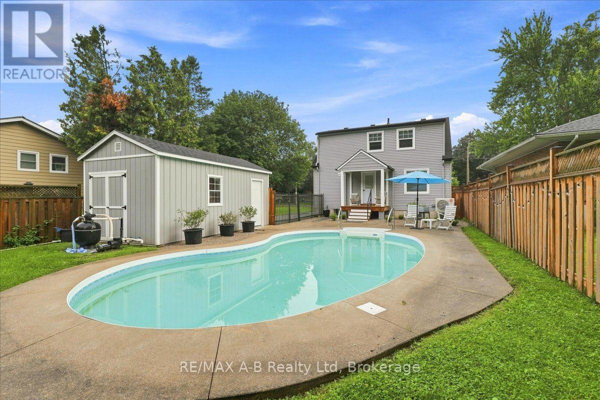 143 Britannia Street, Stratford, Ontario, N5A5Z3, Stratford, Ontario — photo 4 of 5