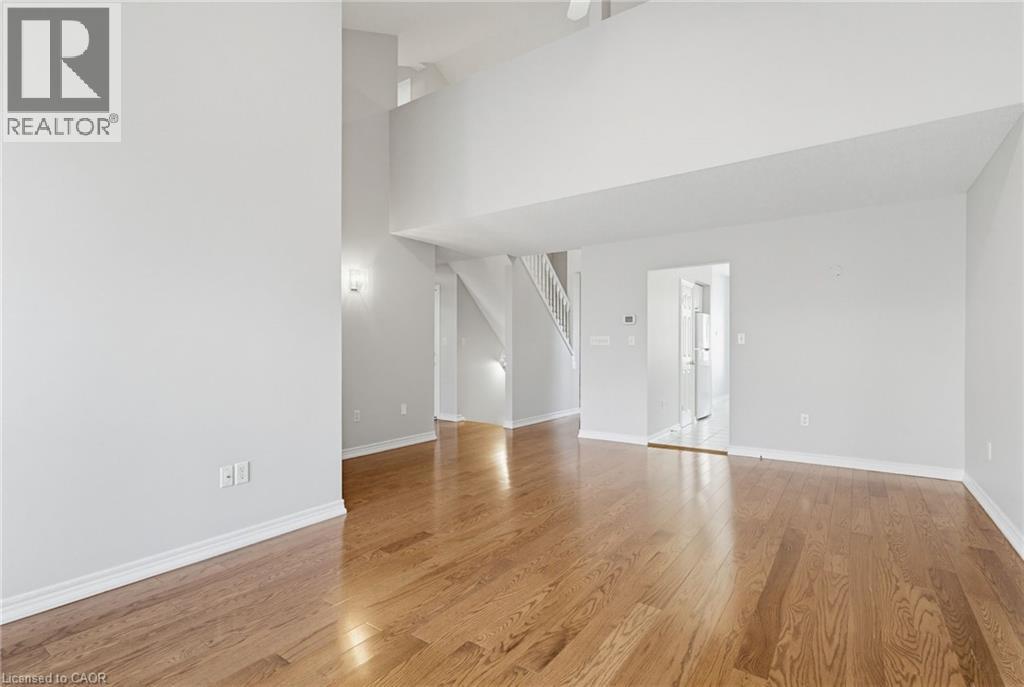 34 GREENTRAIL Drive - Image 13