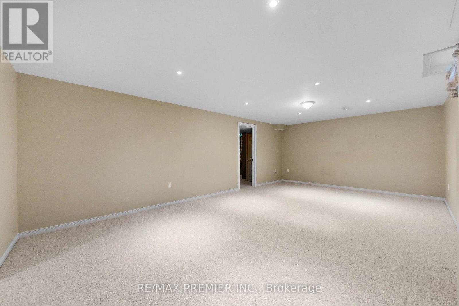 146 SOUTH BELAIR DRIVE - 28