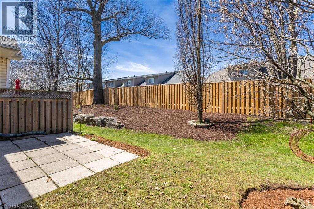 34 GREENTRAIL Drive - Image 37