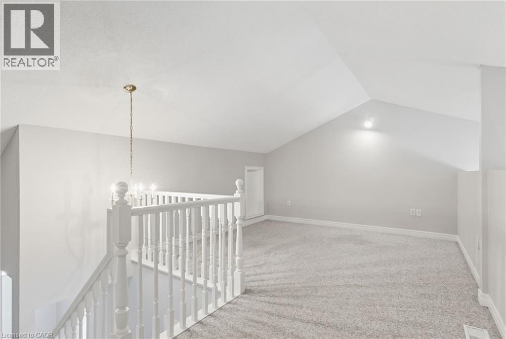 34 GREENTRAIL Drive - Image 25