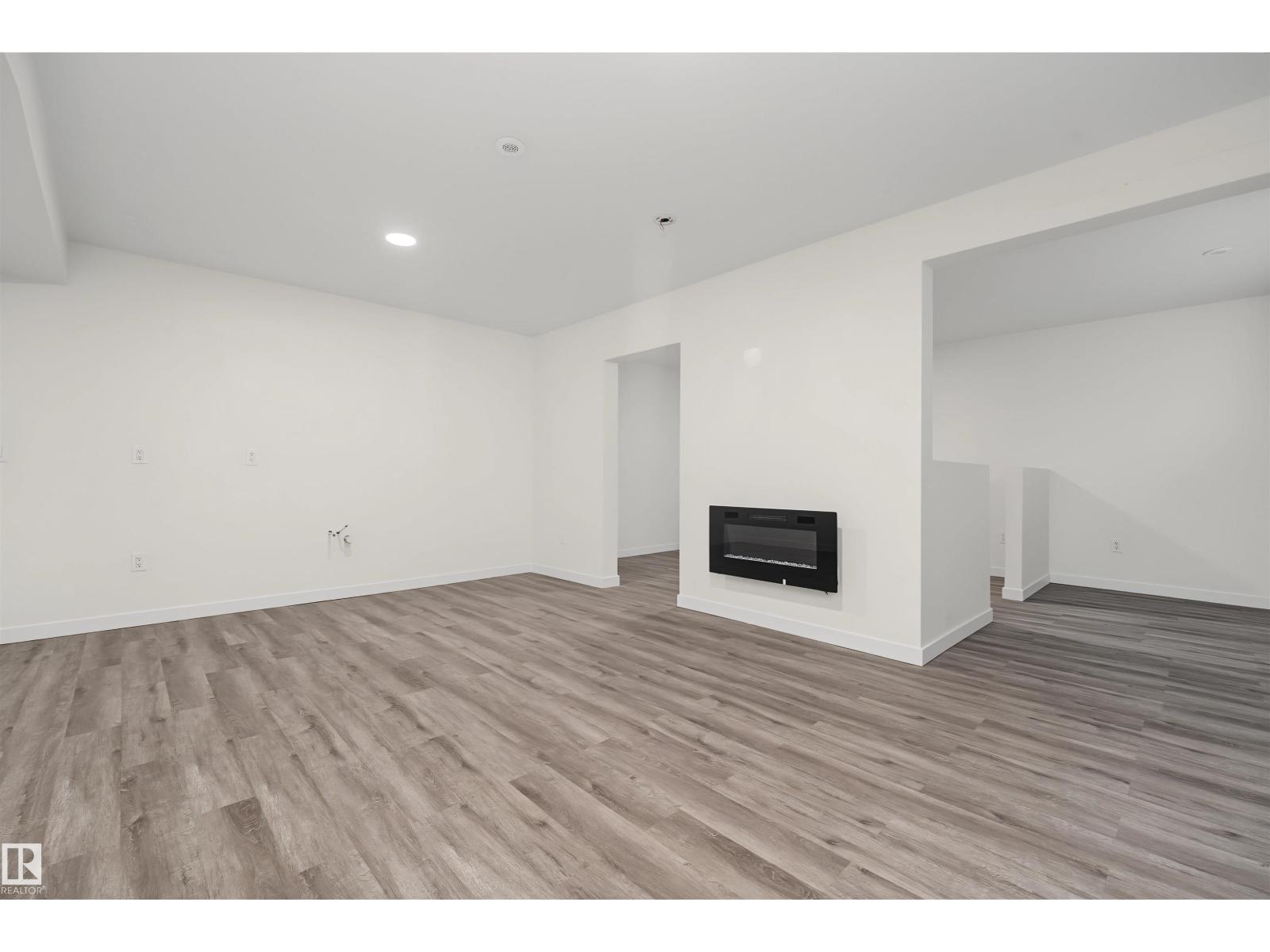 1825 25A ST NW - 41