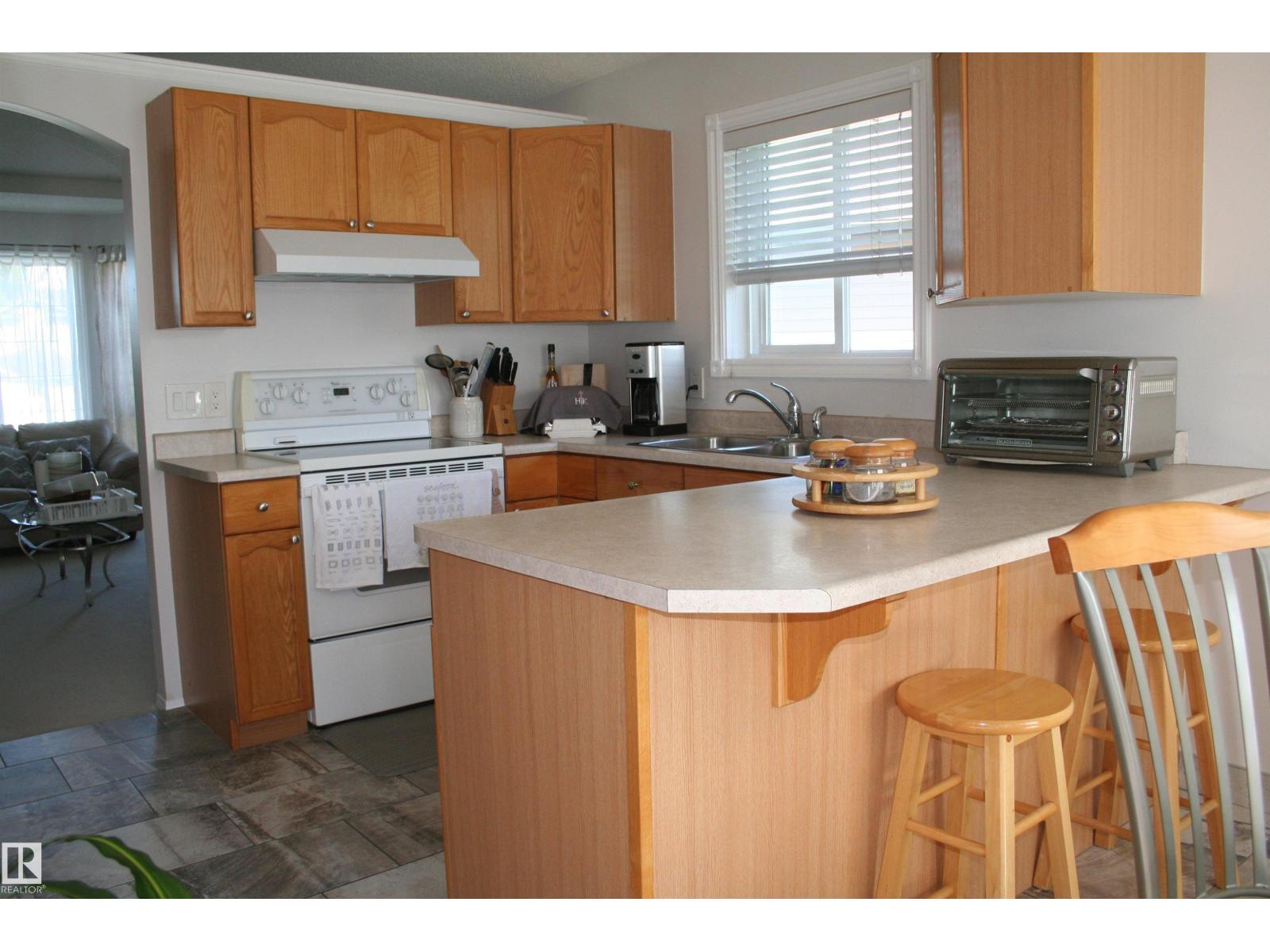 263 DUNVEGAN RD NW - 6