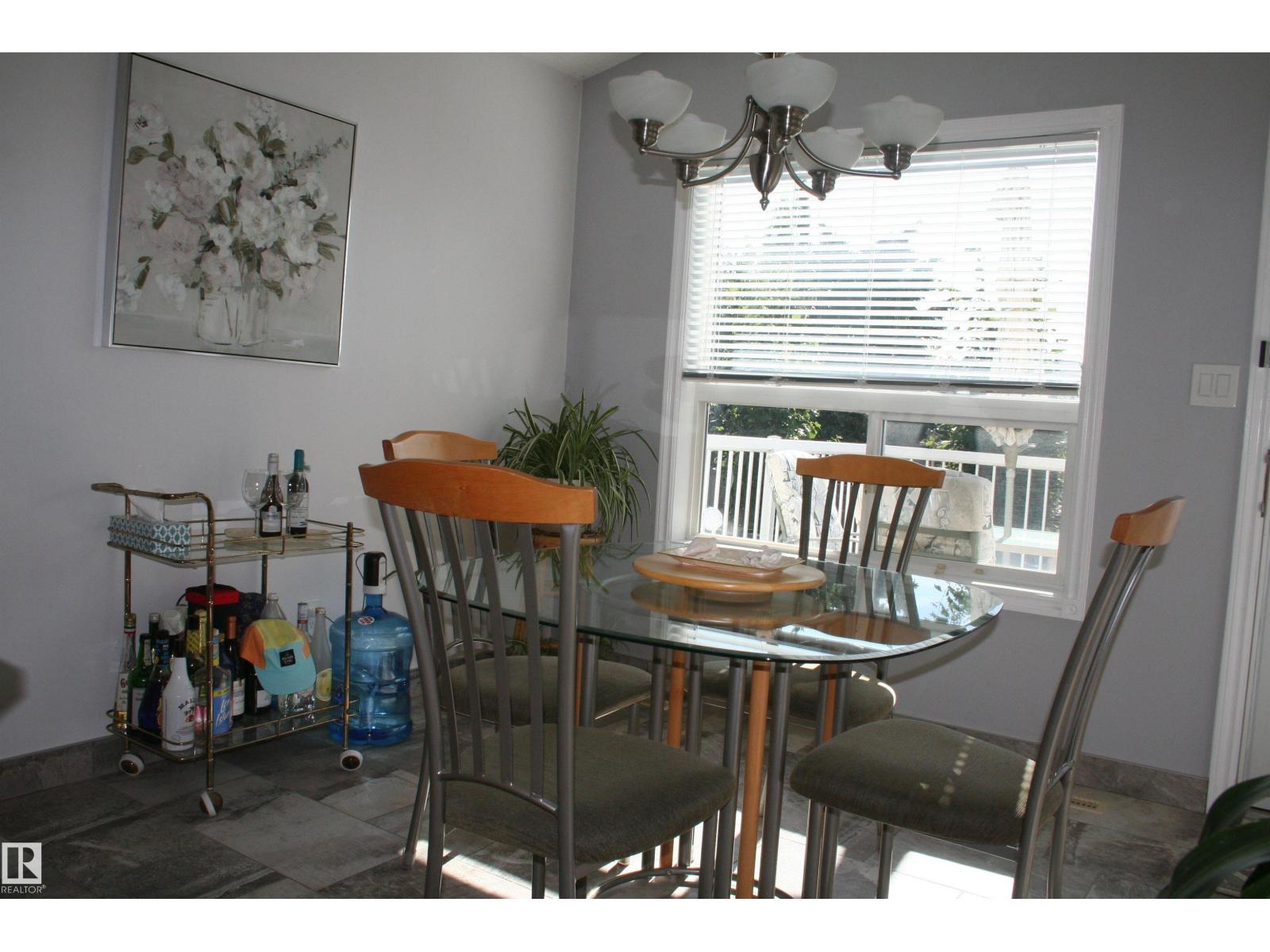 263 DUNVEGAN RD NW - 9