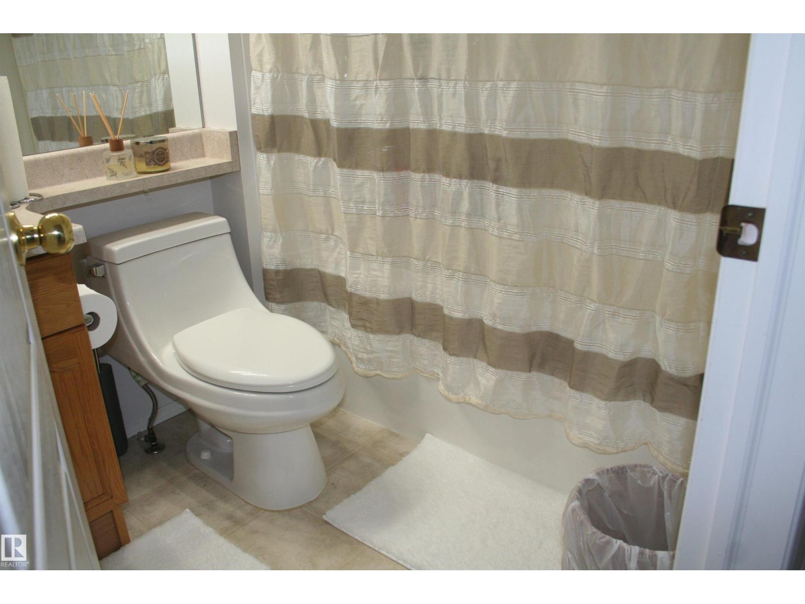 263 DUNVEGAN RD NW - 17