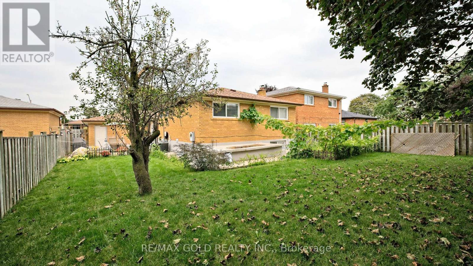 7428 PICKFAIR DRIVE - Image 43
