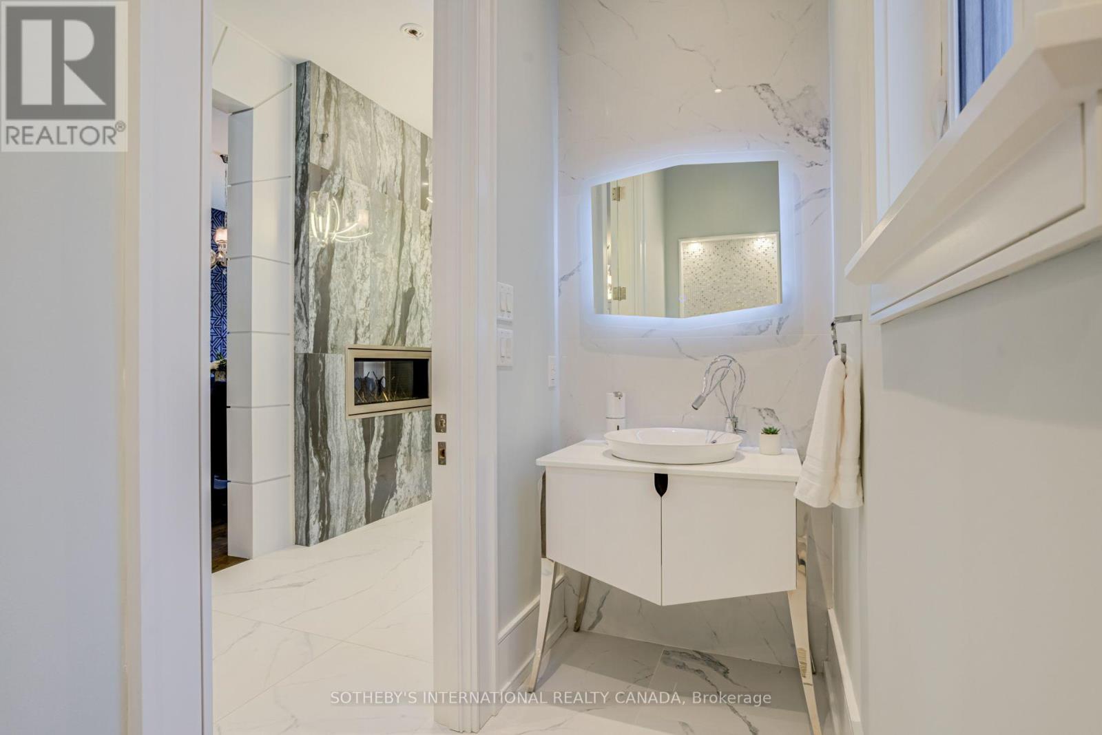 29 OAKWOOD AVENUE S - 13