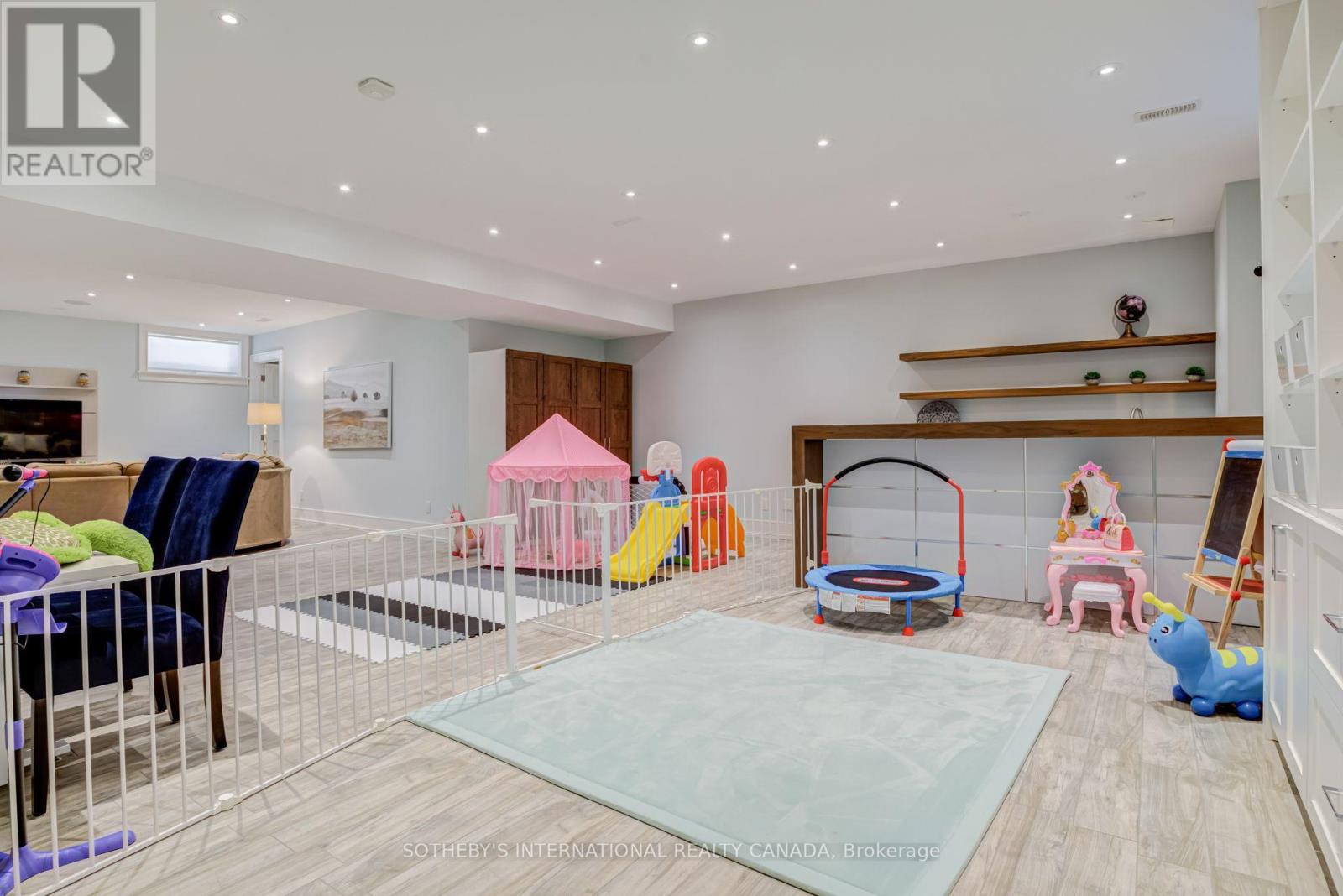 29 OAKWOOD AVENUE S - 26
