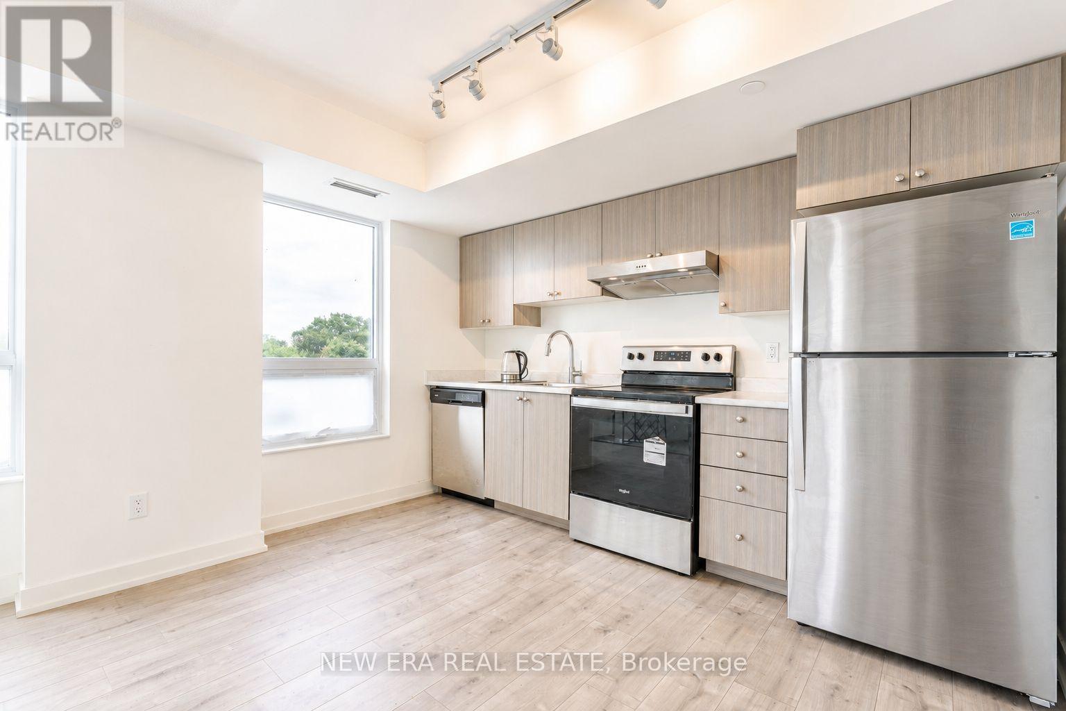 #506 10 WILBY CRESCENT - 3