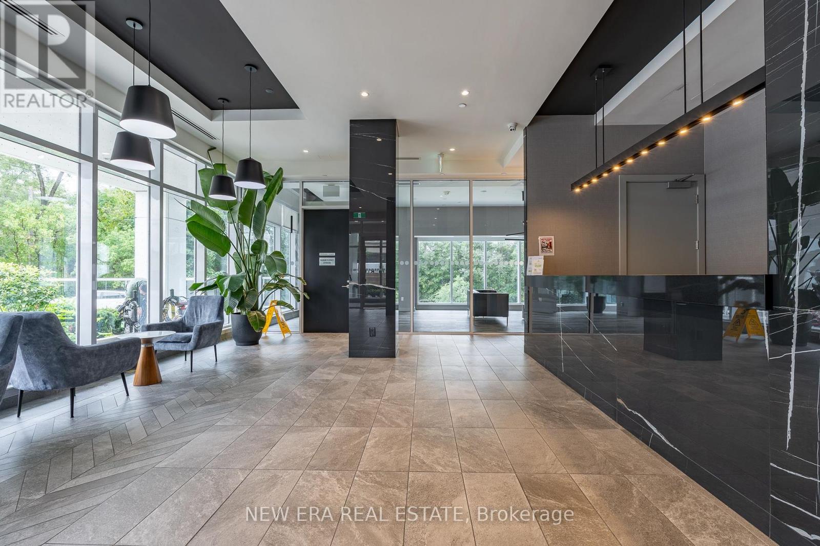 #506 10 WILBY CRESCENT - 6