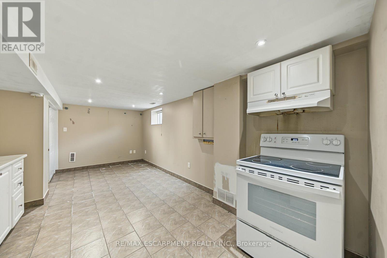 270 WEIR STREET N - 22