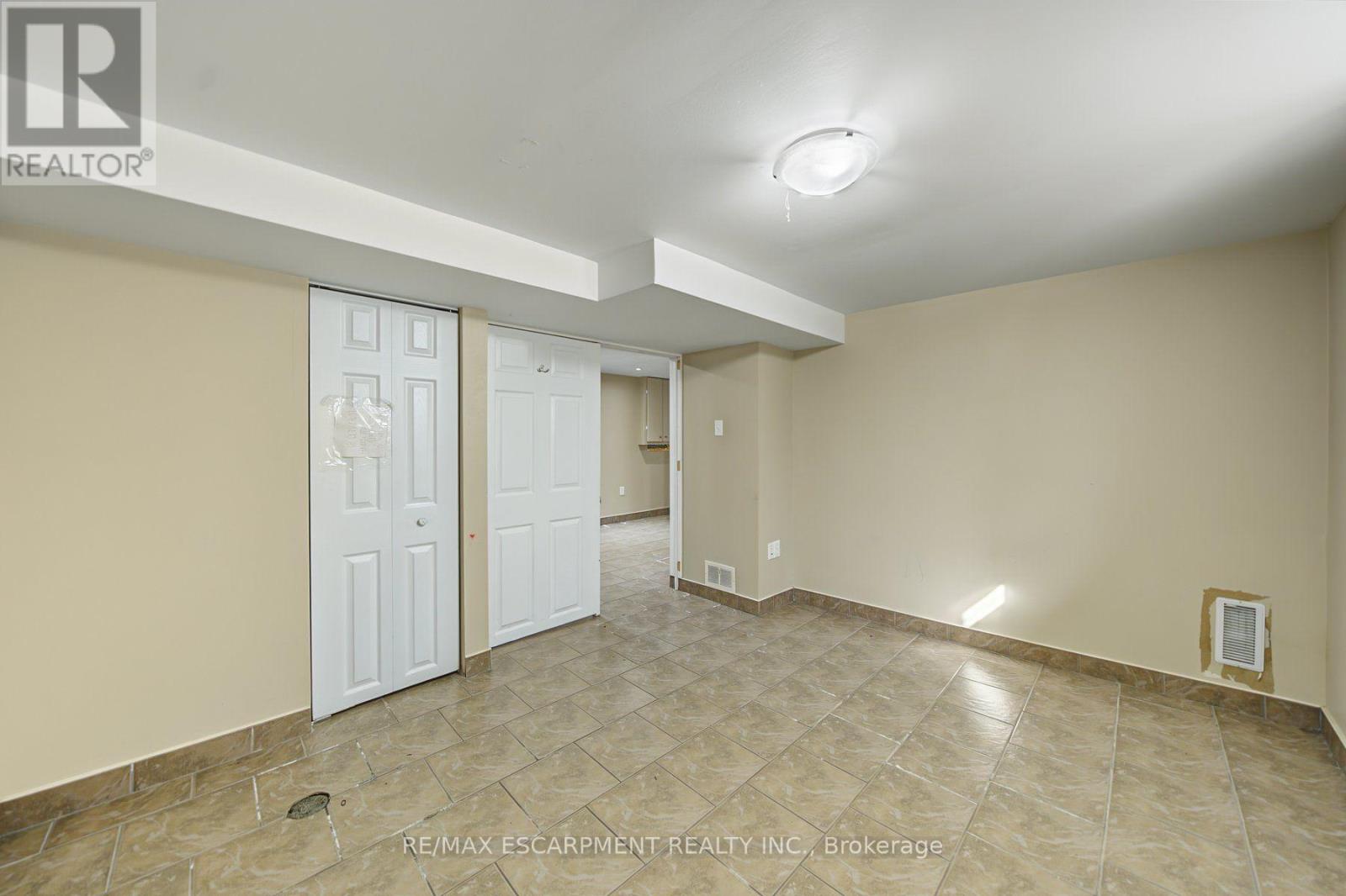 270 WEIR STREET N - 27