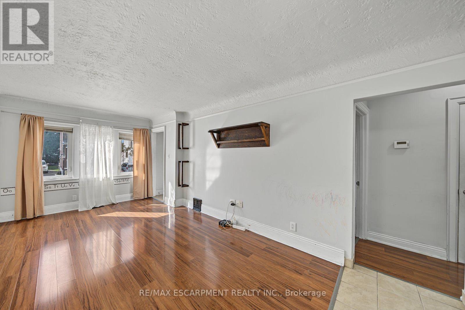 270 WEIR STREET N - 8