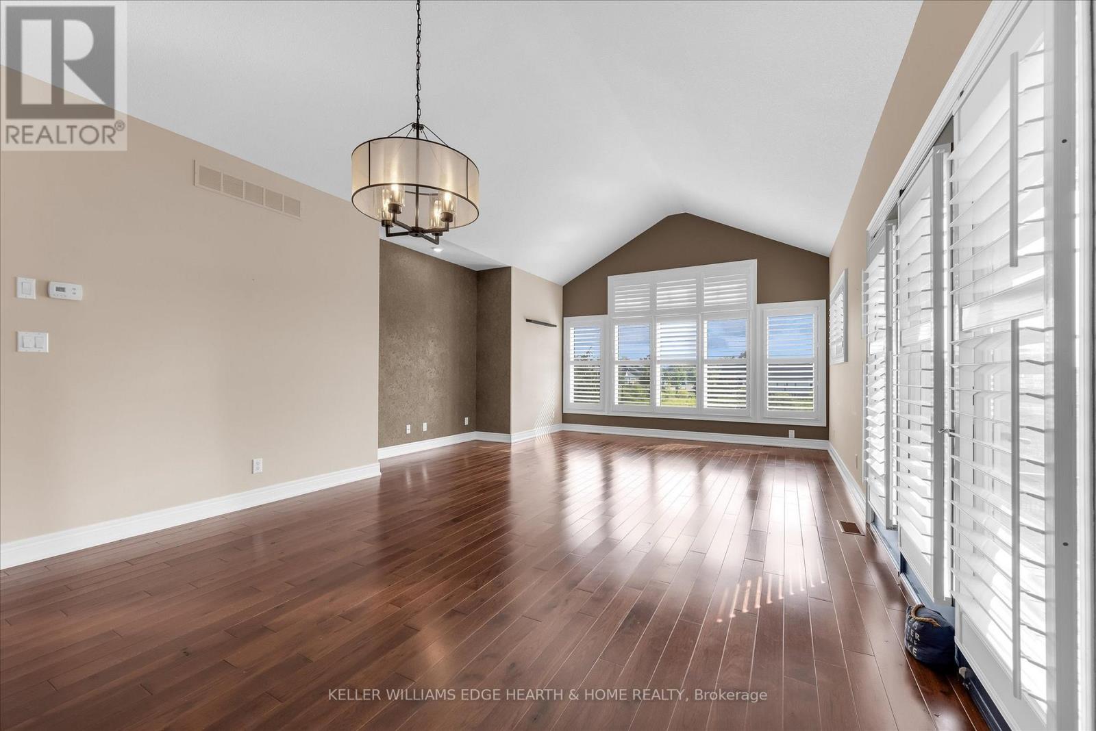 152 SUNRISE COURT - 7