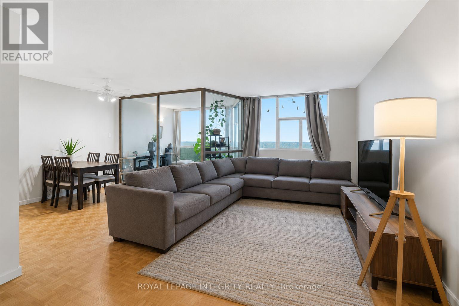 #1208 2760 CAROUSEL CRESCENT - Image 3