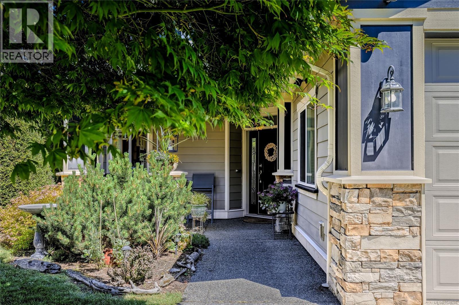 6104 Avery Lane, Nanaimo