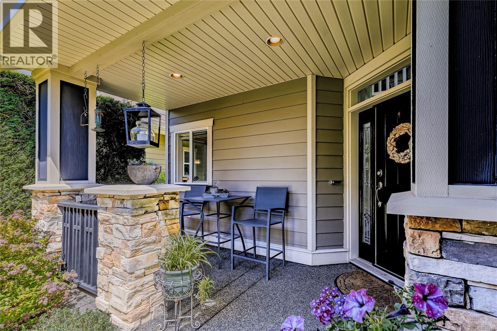 6104 Avery Lane, Nanaimo