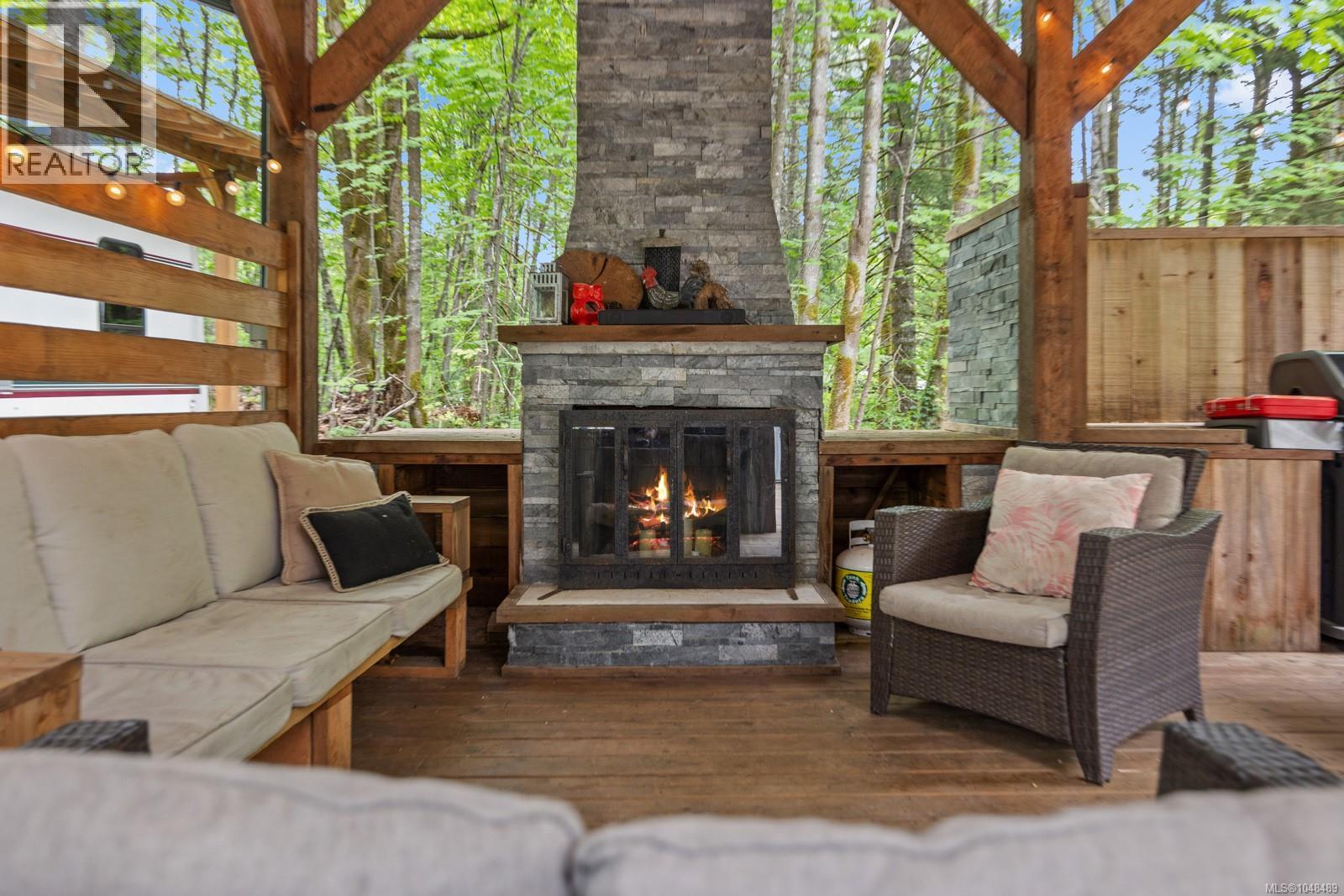 9525 Doyle Rd - Image 16