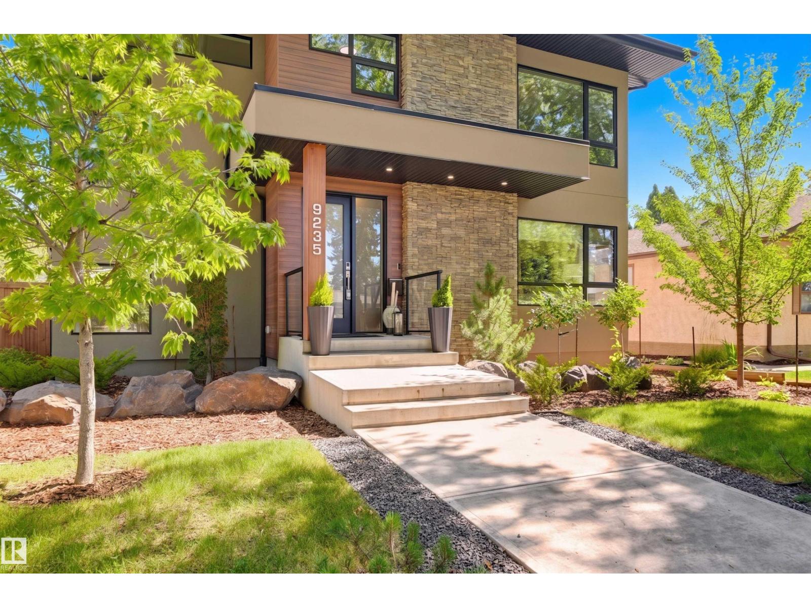 9235 148 ST NW - 4