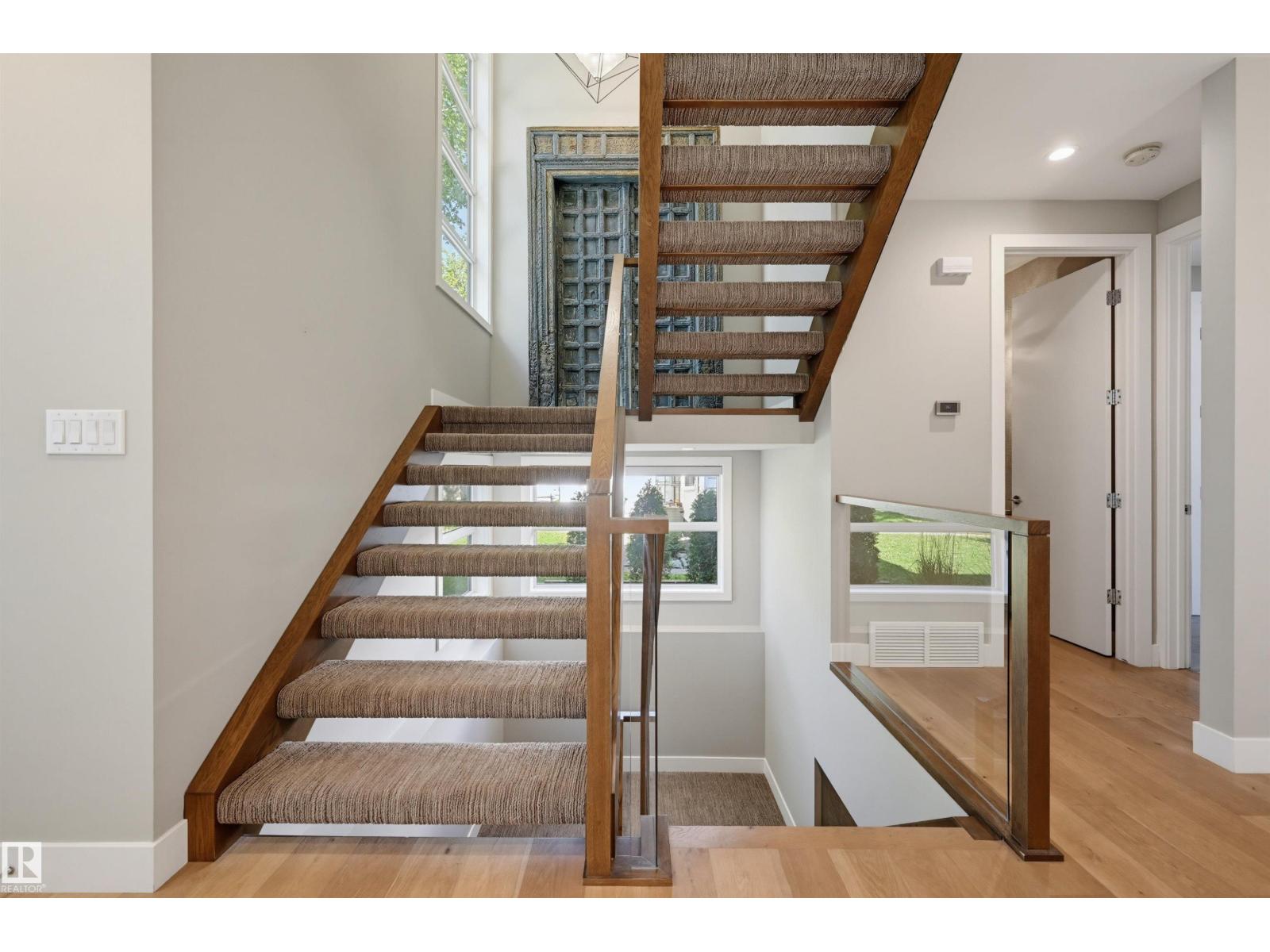 9235 148 ST NW - 32