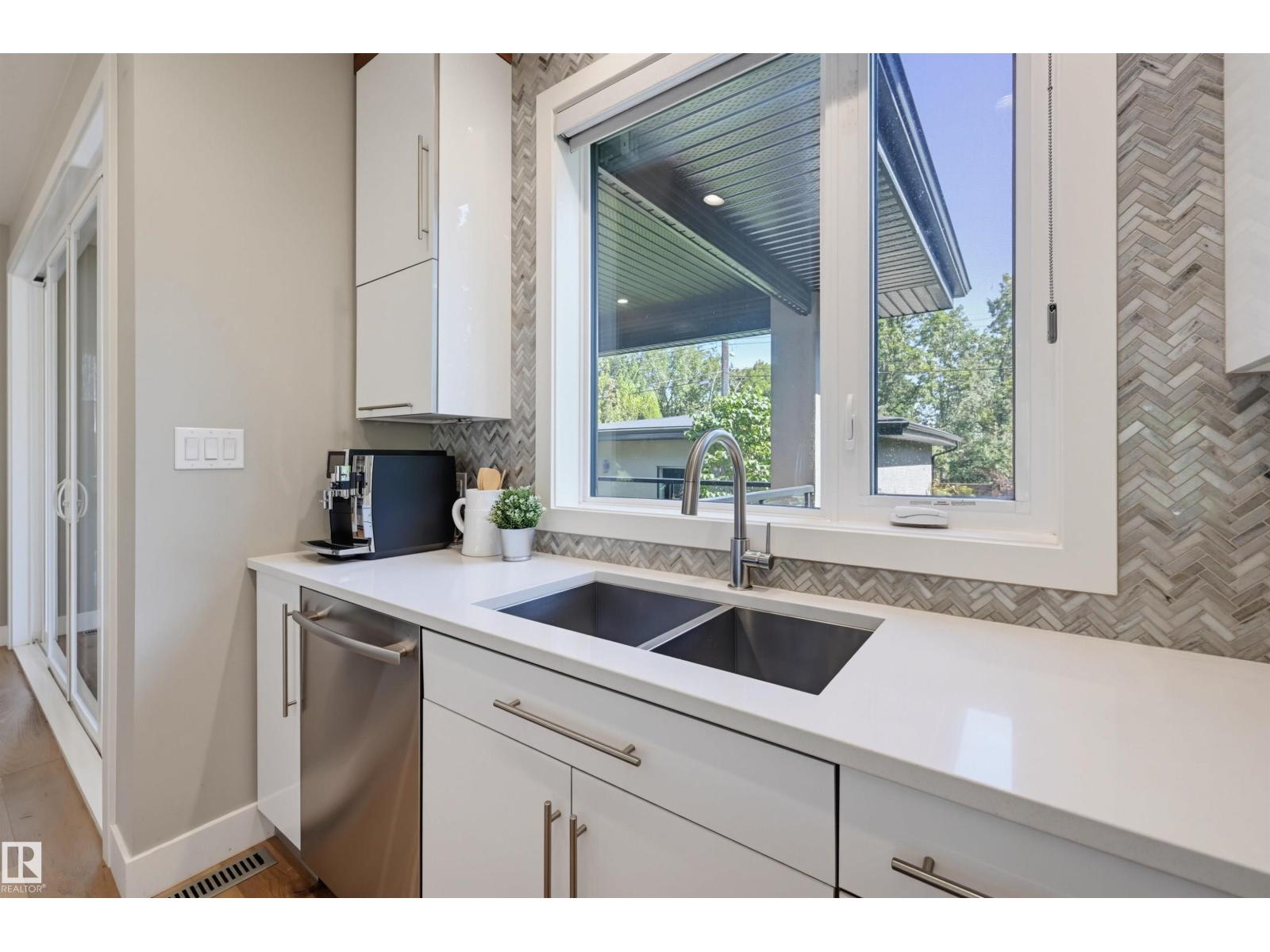 9235 148 ST NW - 19