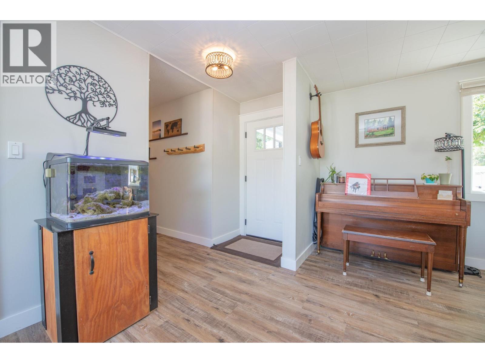 106 West Enderby Road - 9