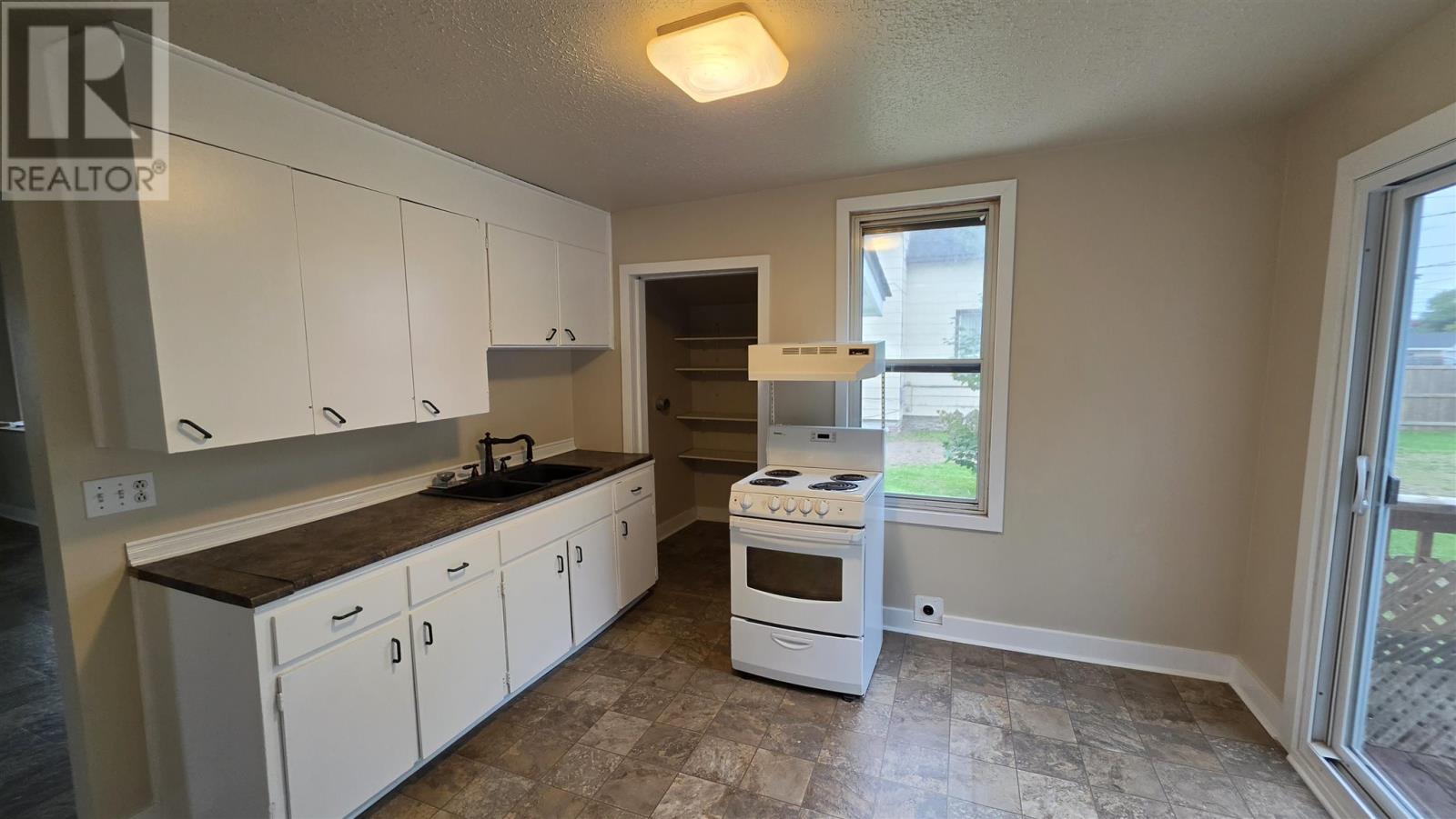 171 St. Georges AVE - 5
