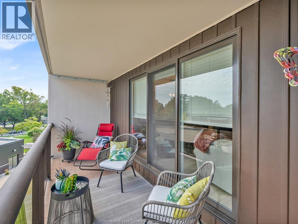 #402 9099 RIVERSIDE - Image 34