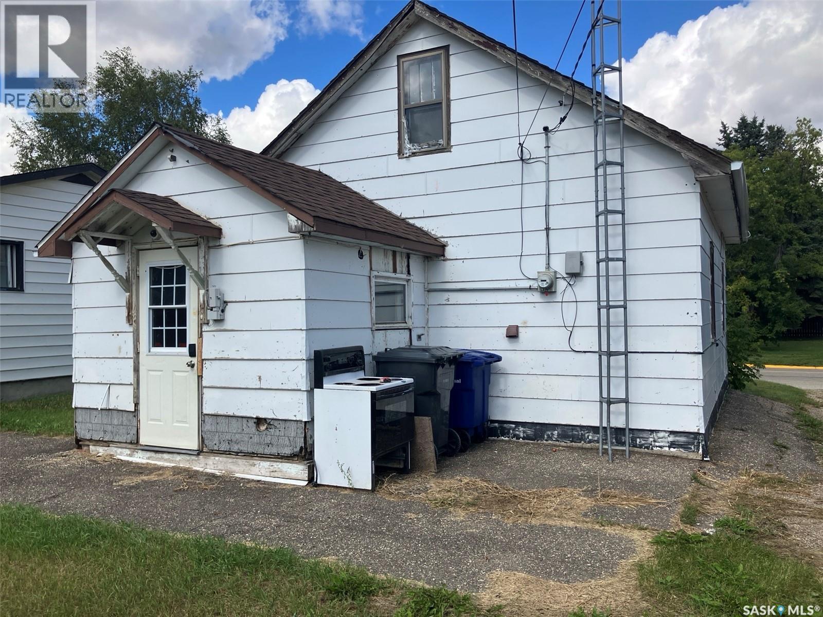 710 9th AVENUE W, Nipawin, Saskatchewan, S0E1E0, Nipawin, Saskatchewan — photo 3 of 5