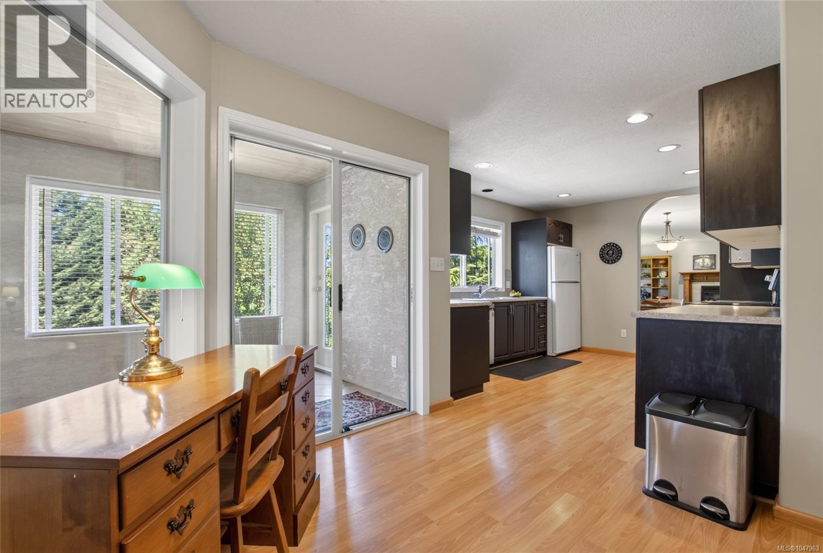 6000 Chippewa Rd - Image 9