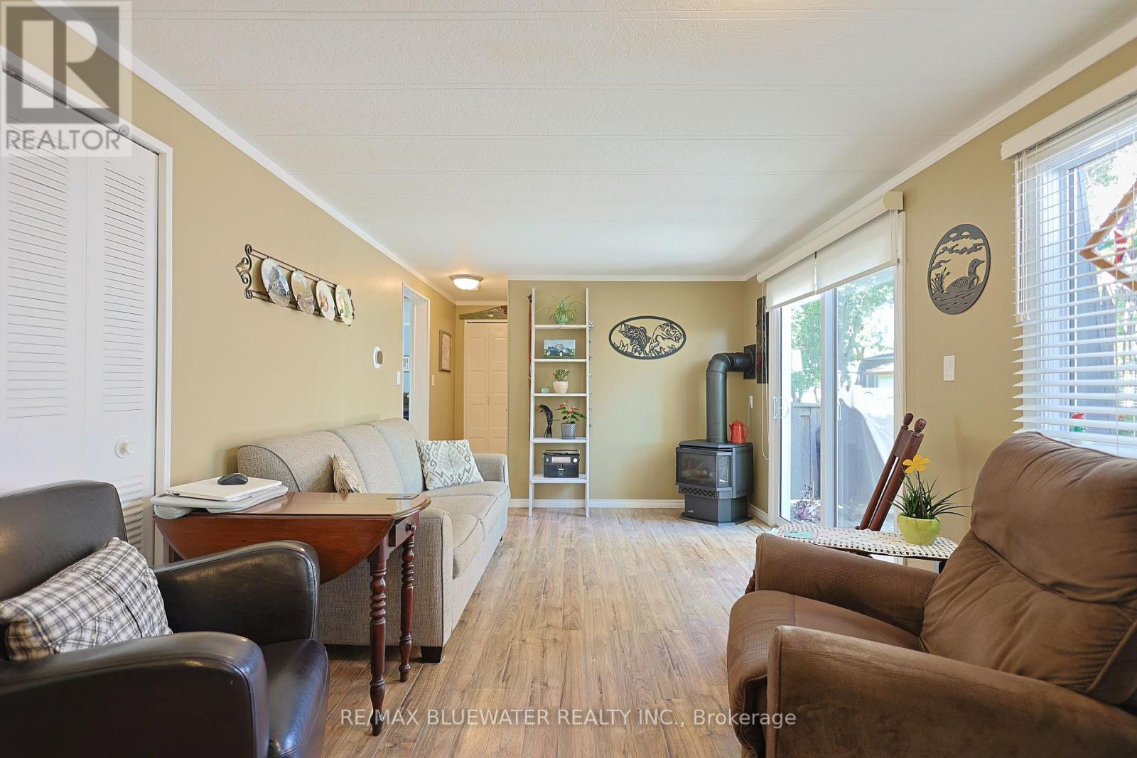 95 SHANNON BOULEVARD - 27