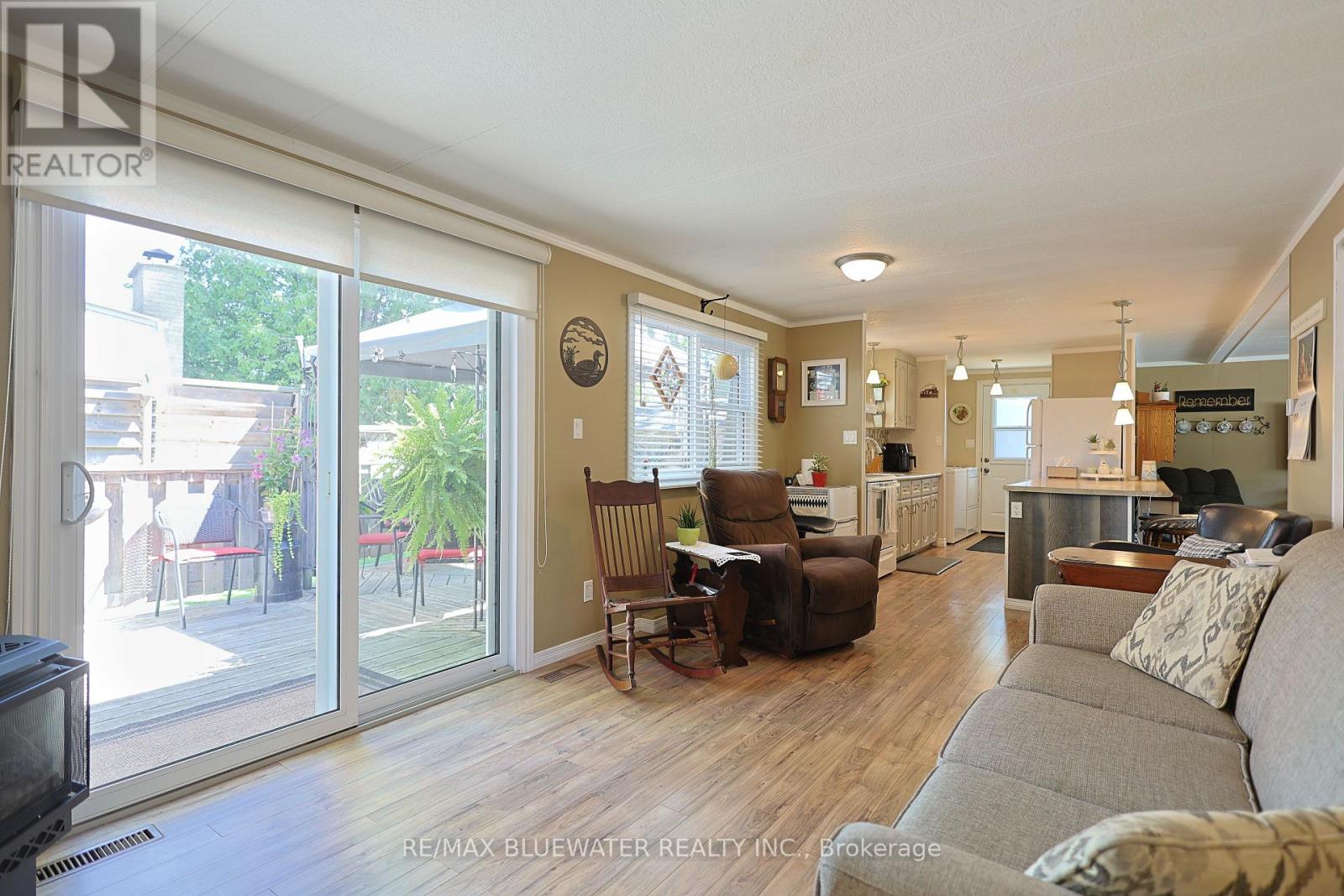 95 SHANNON BOULEVARD - Image 29