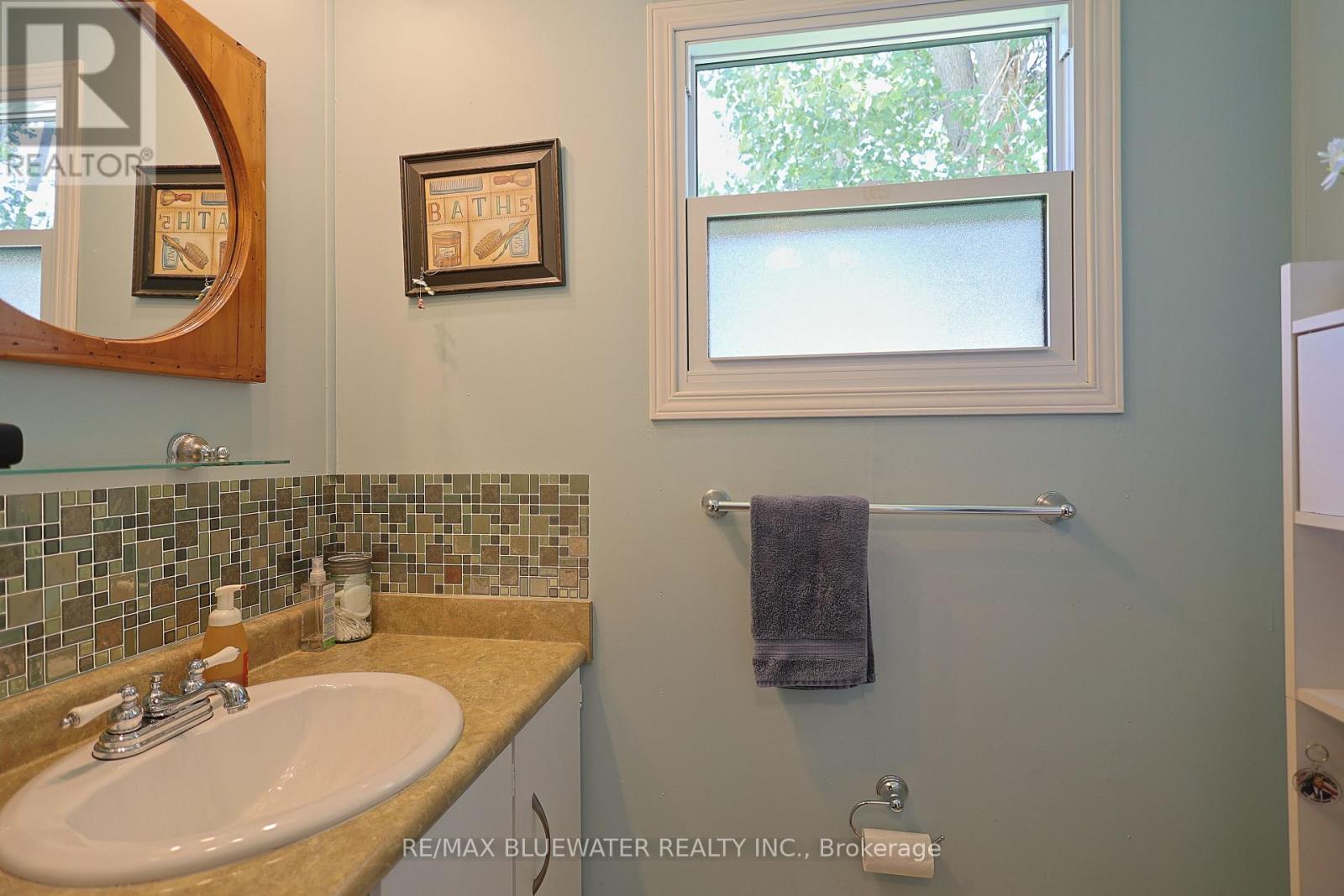 95 SHANNON BOULEVARD - Image 33