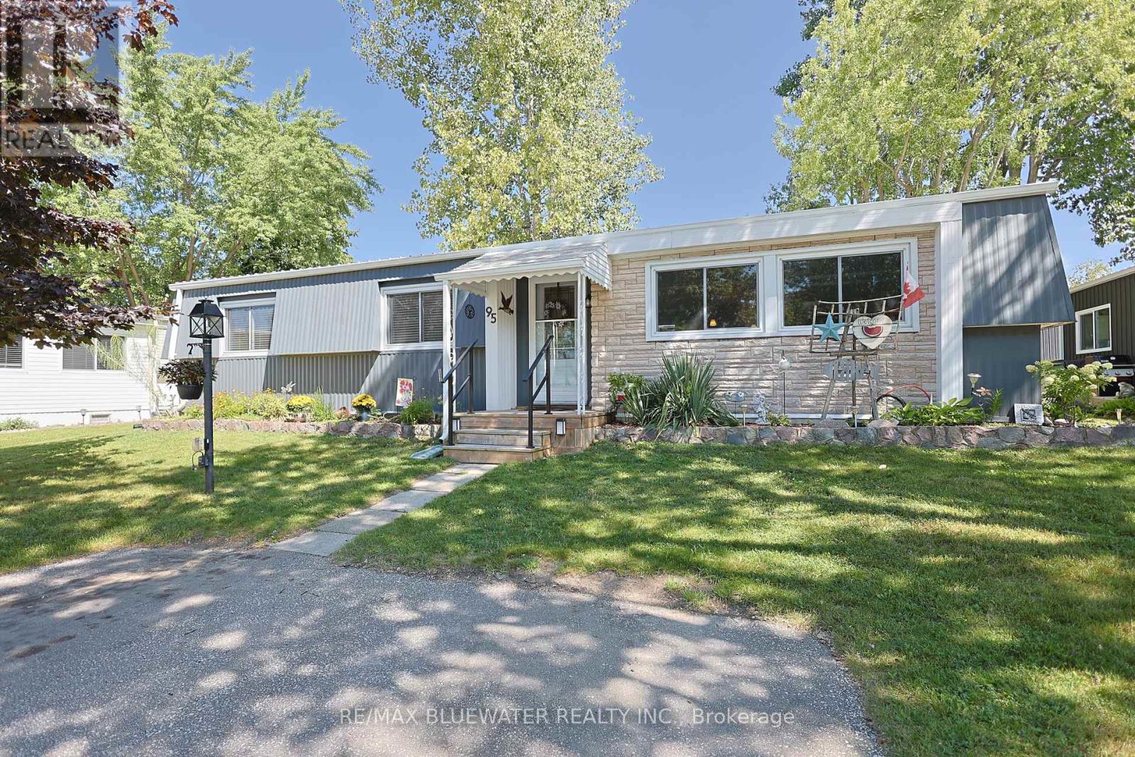 95 SHANNON BOULEVARD - 9