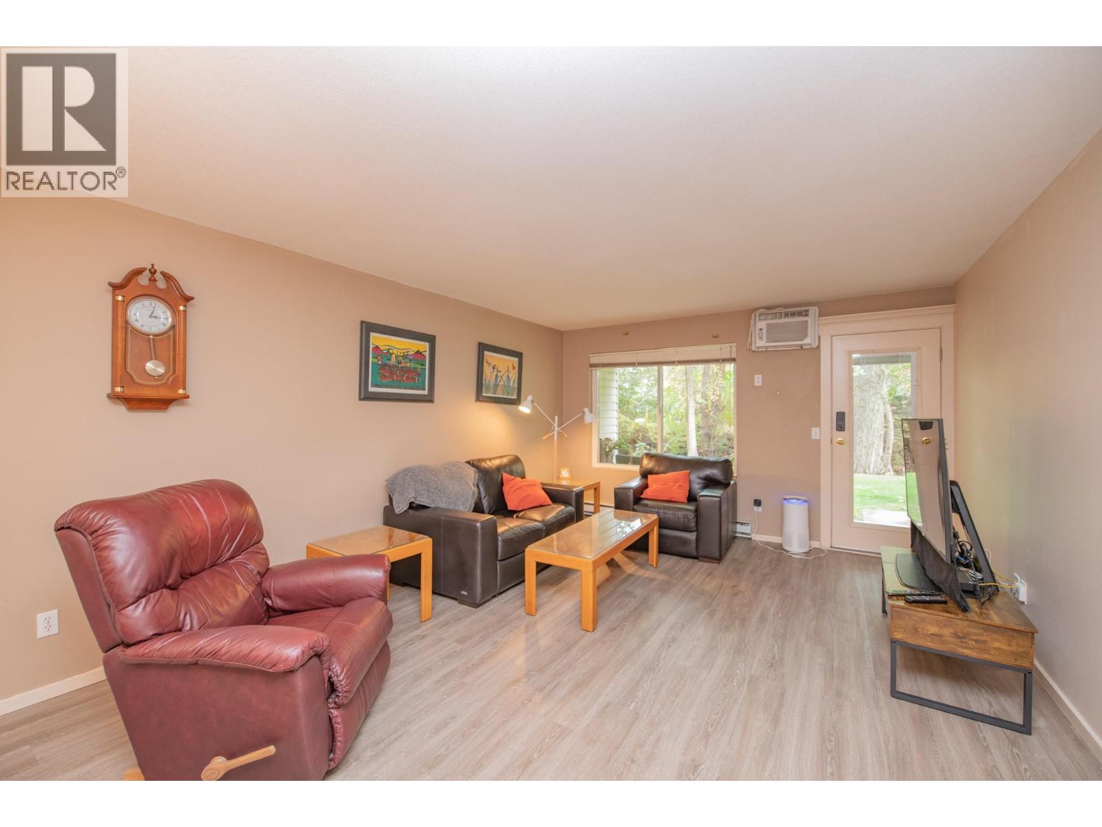 #107 110 Kalamalka Lake Road - 9