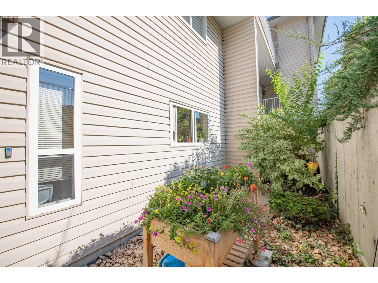 #107 110 Kalamalka Lake Road - 24