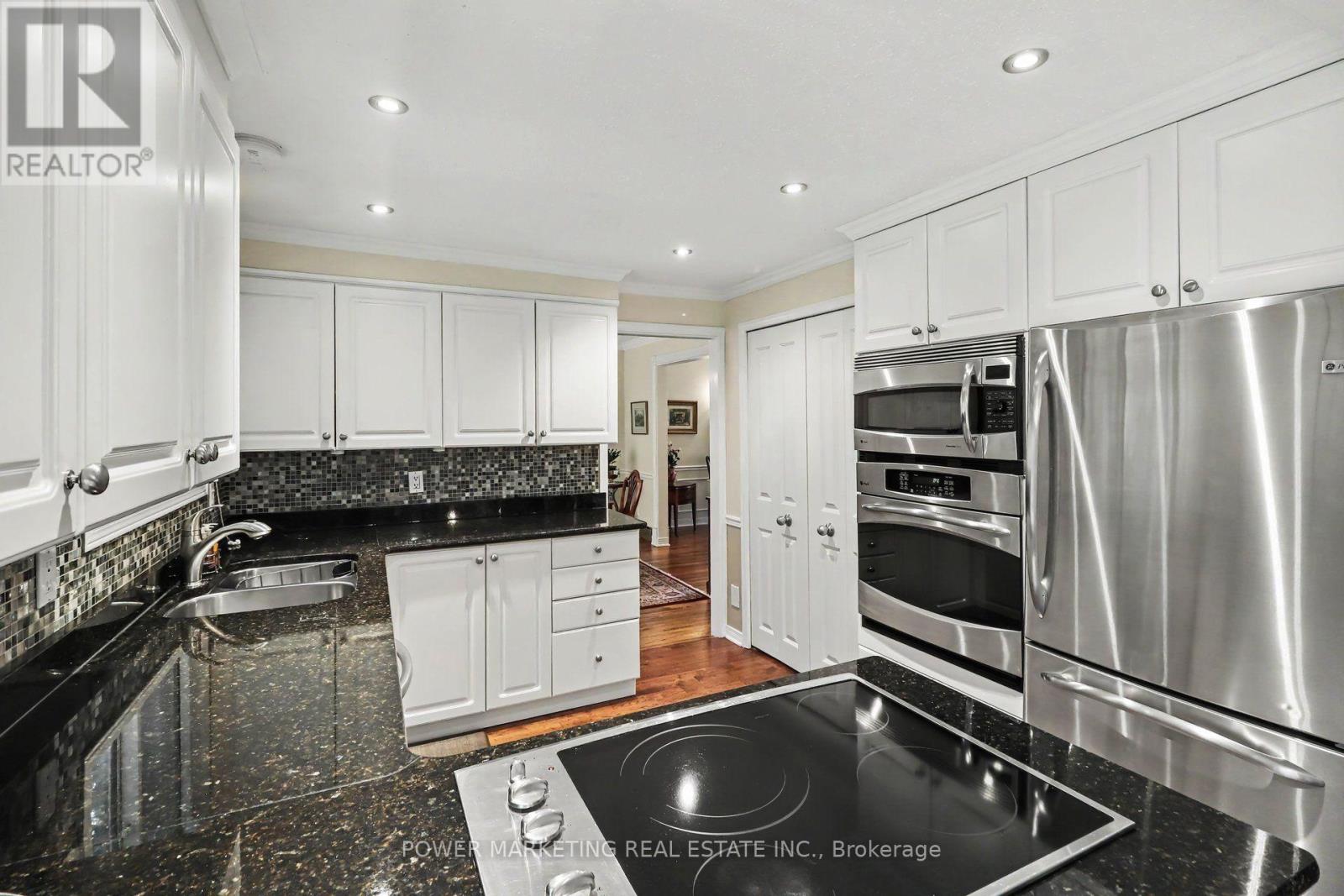 29 OKANAGAN DRIVE - 11