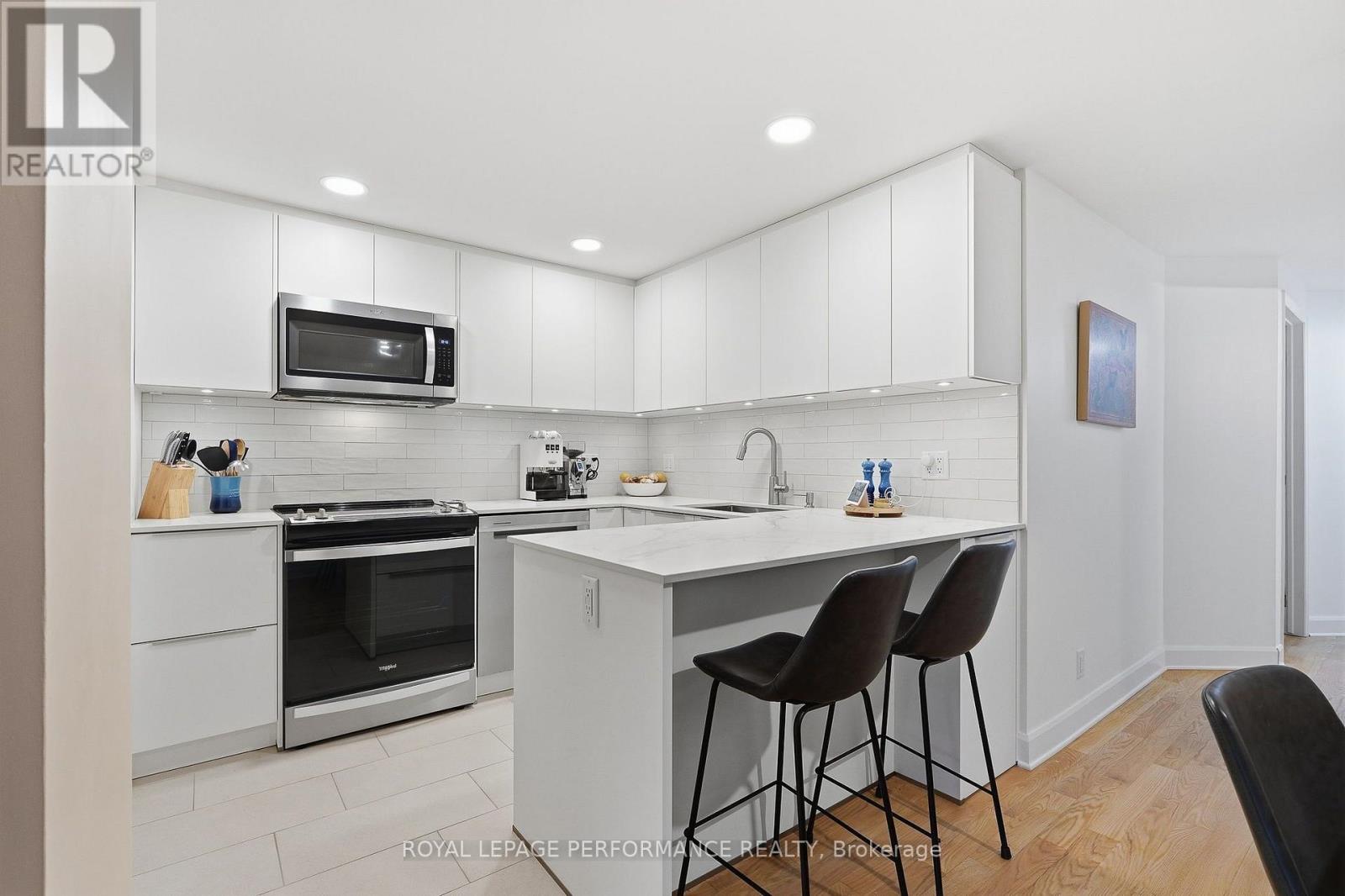 1 - 51 Spadina Avenue