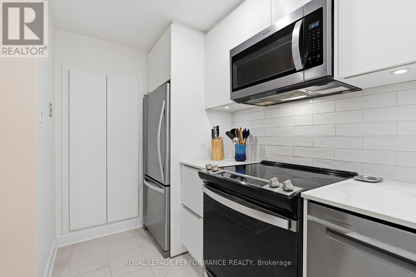 1 - 51 Spadina Avenue