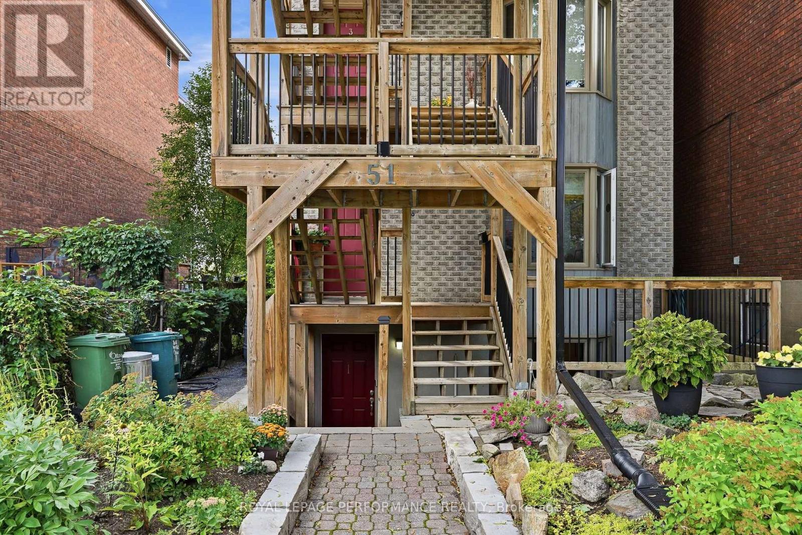 1 - 51 Spadina Avenue
