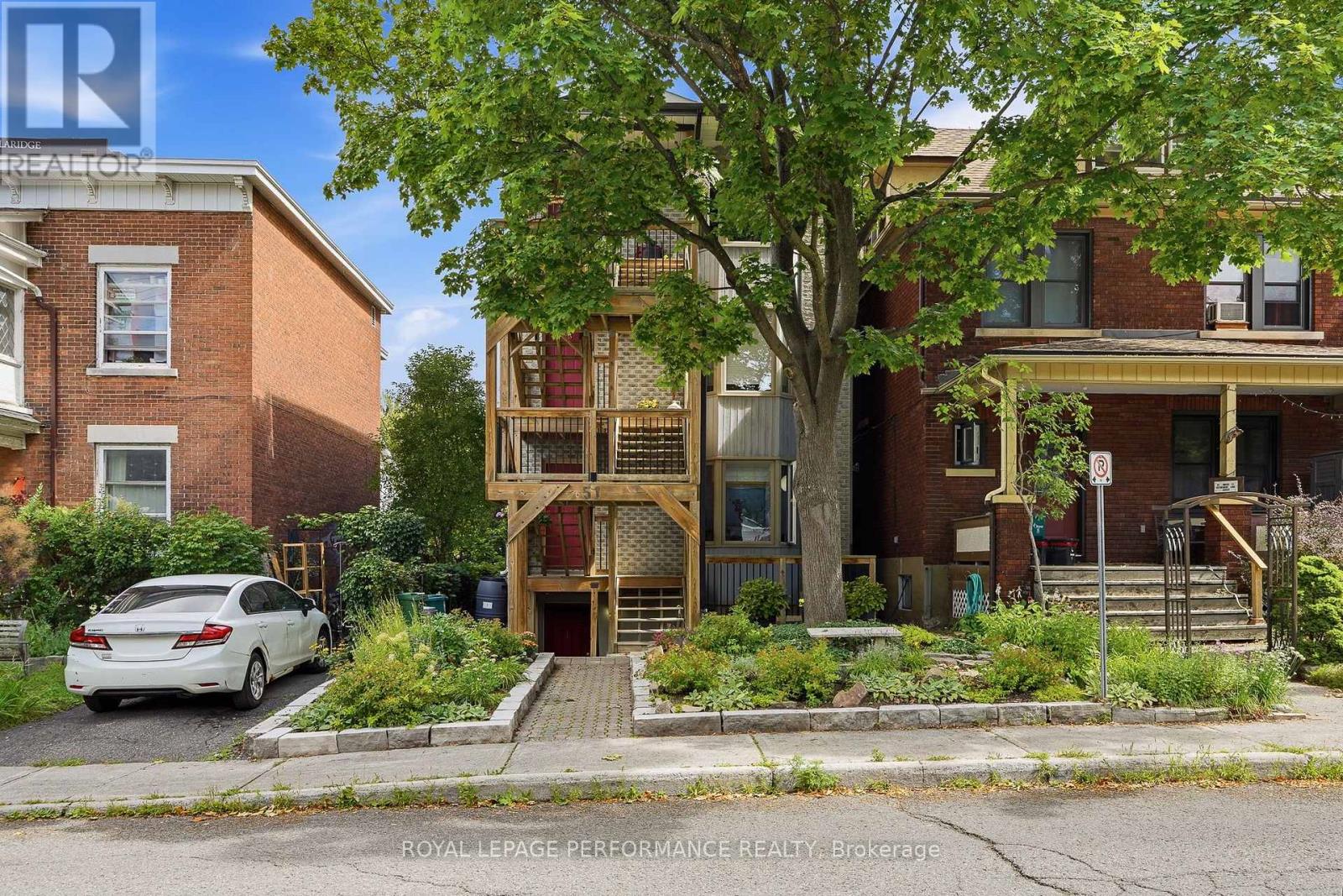 1 - 51 Spadina Avenue