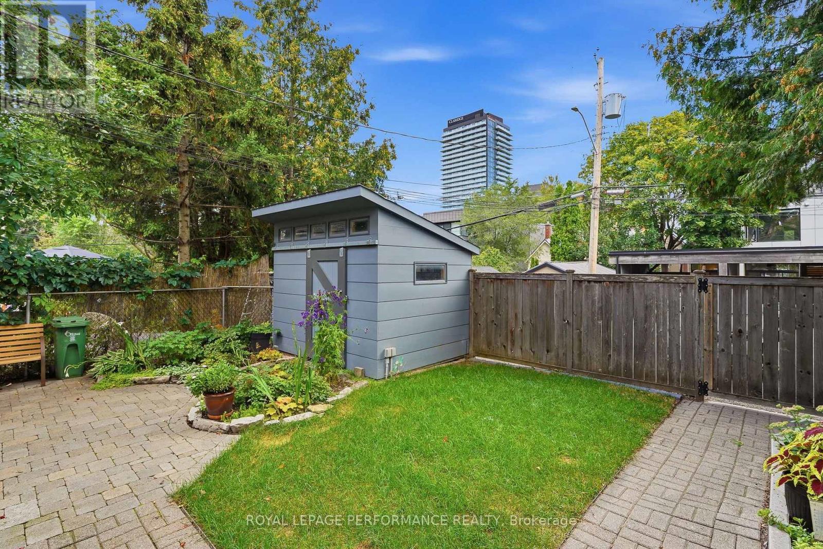 1 - 51 Spadina Avenue