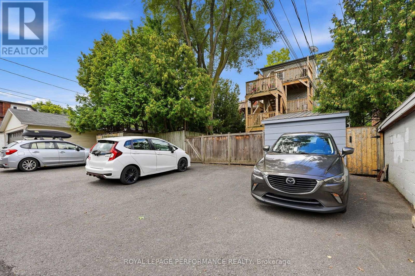 1 - 51 Spadina Avenue