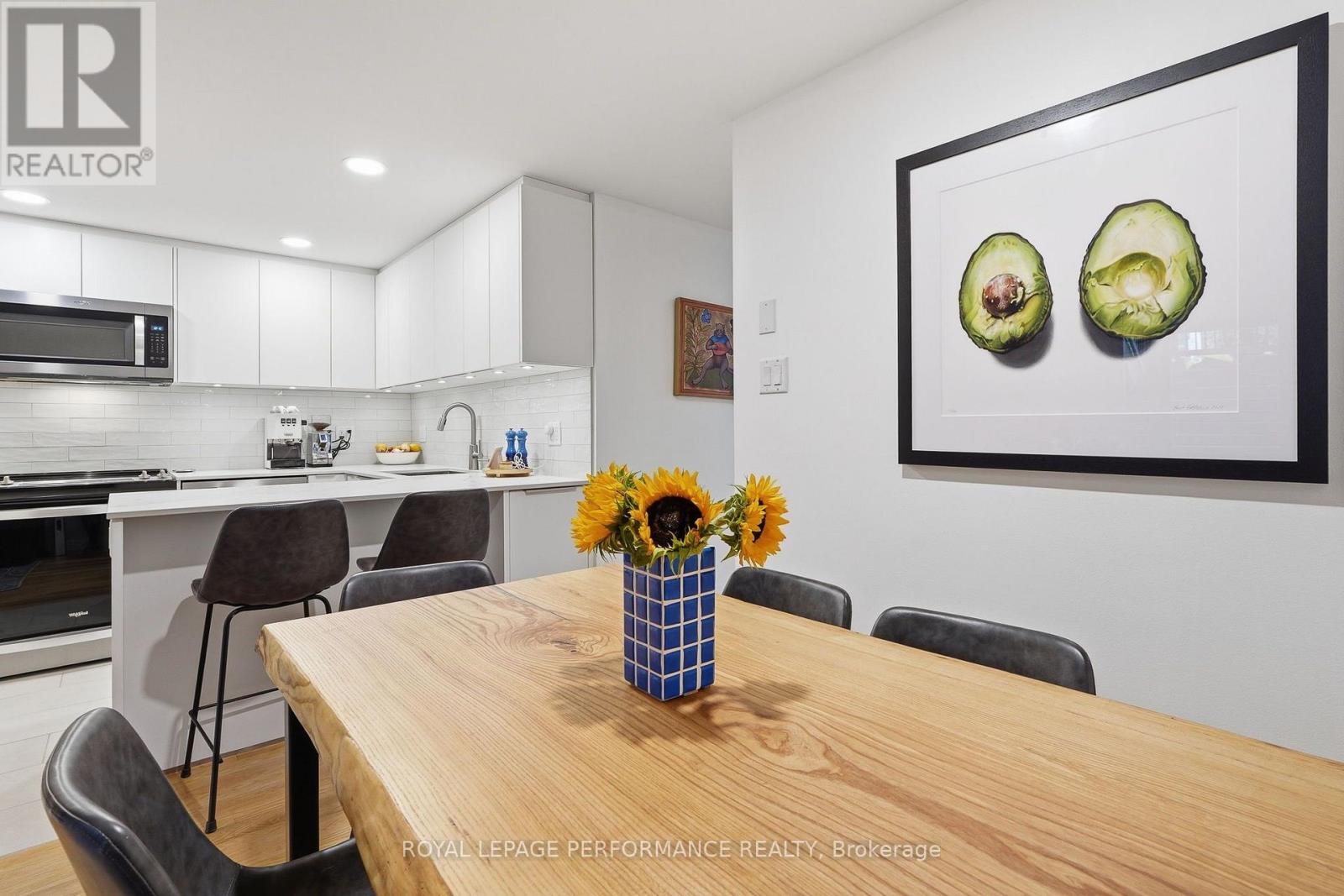 1 - 51 Spadina Avenue