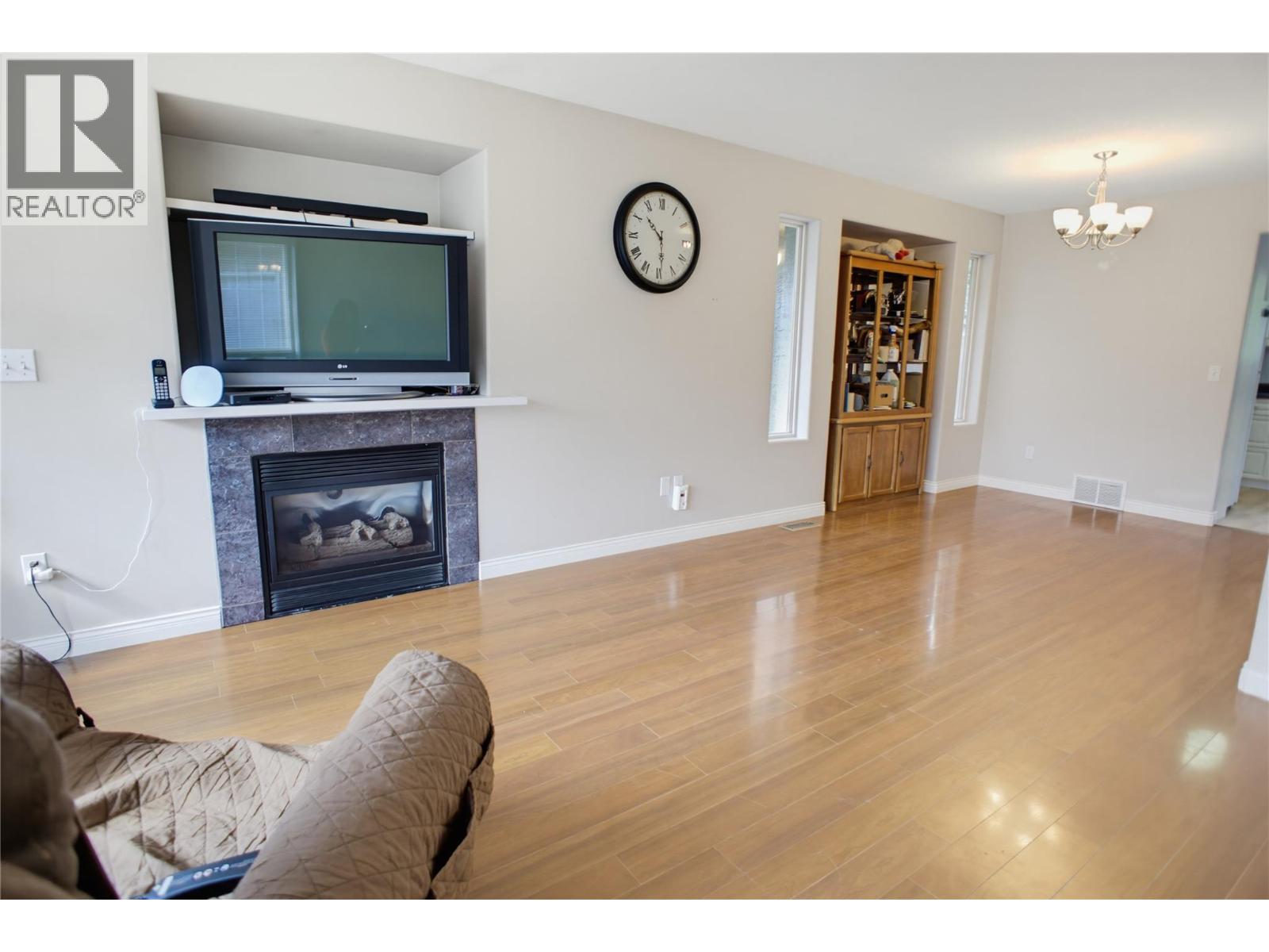 369 Coyote Drive - Image 6