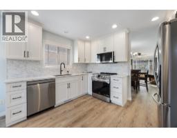 Primary Bedroom - 536 Red Wing Drive, Penticton, BC V2A8N7 Photo 8