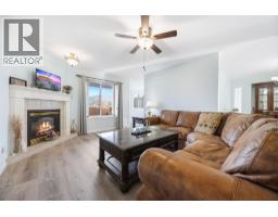 Foyer - 536 Red Wing Drive, Penticton, BC V2A8N7 Photo 11