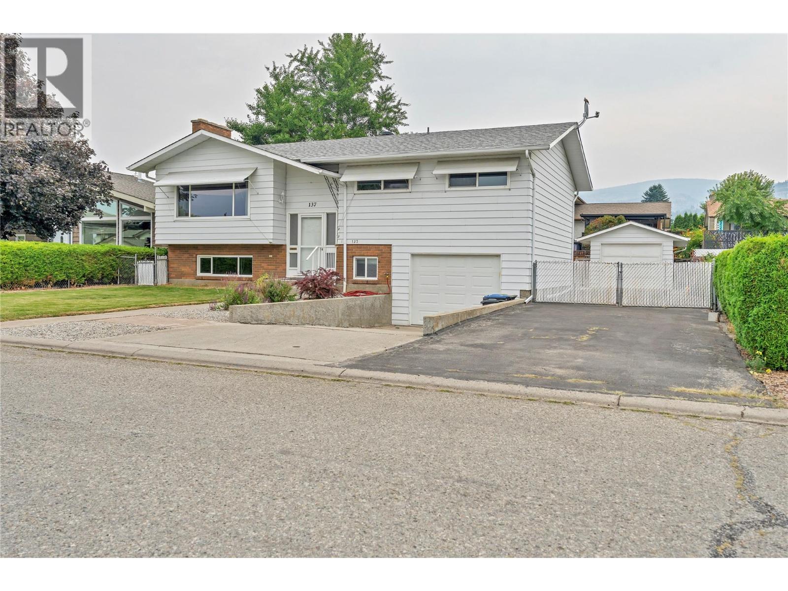 137 Murray Drive, Penticton