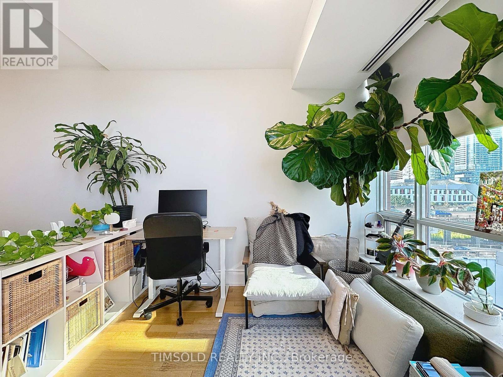 #708W 500 QUEENS QUAY W - 10