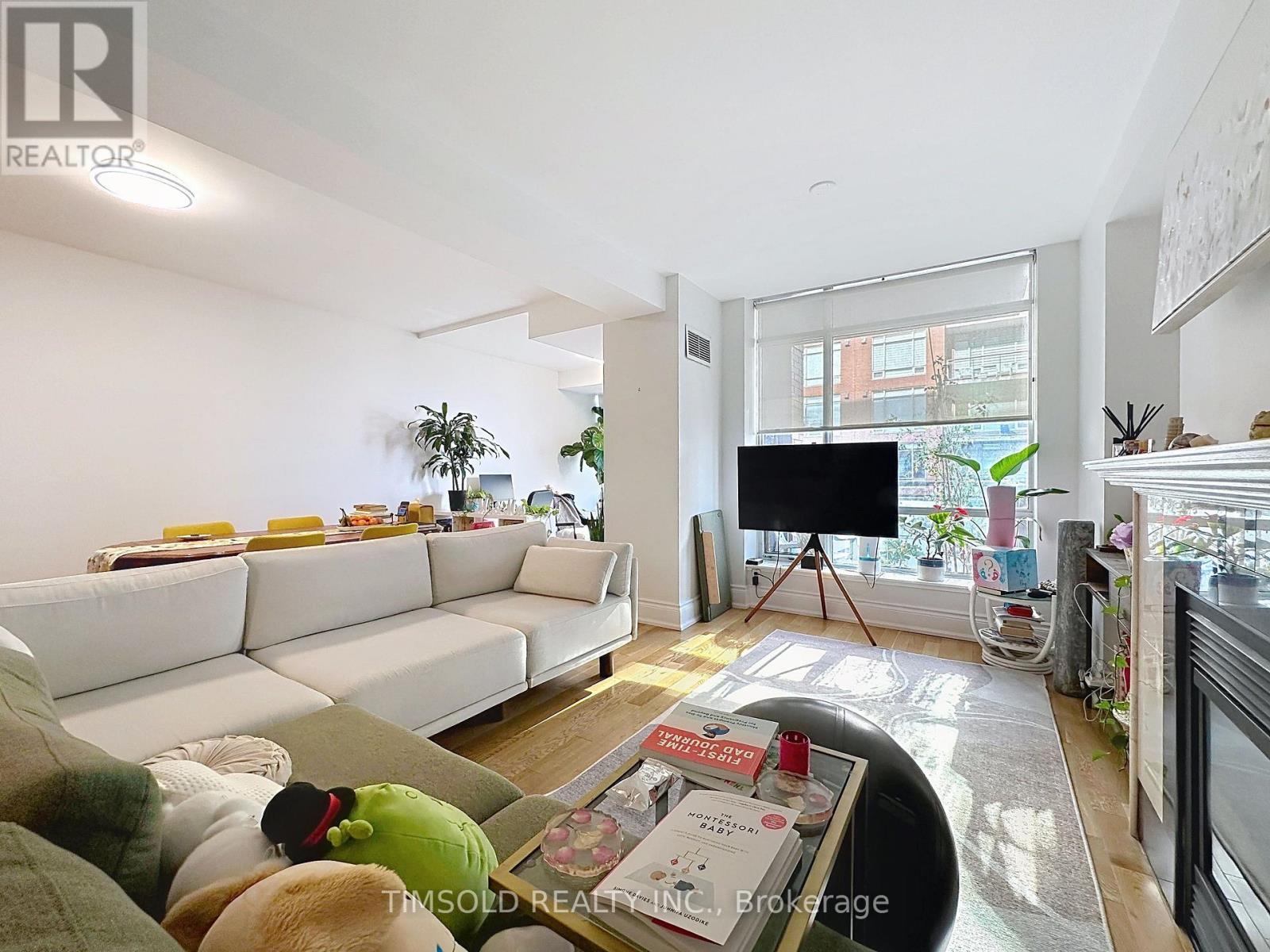 #708W 500 QUEENS QUAY W - 16